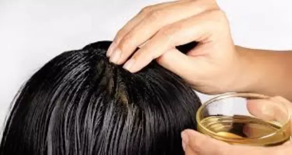 oil massage in hair